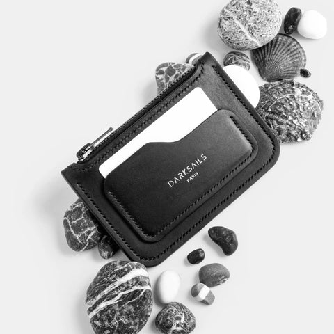 Black or natural leather : which wallet should you choose ?