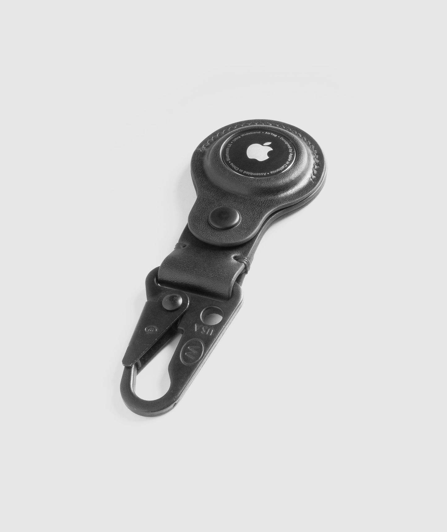 handmade Black leather apple airtag case keychain by darksails - porte clefs airtag en cuir noir fait main