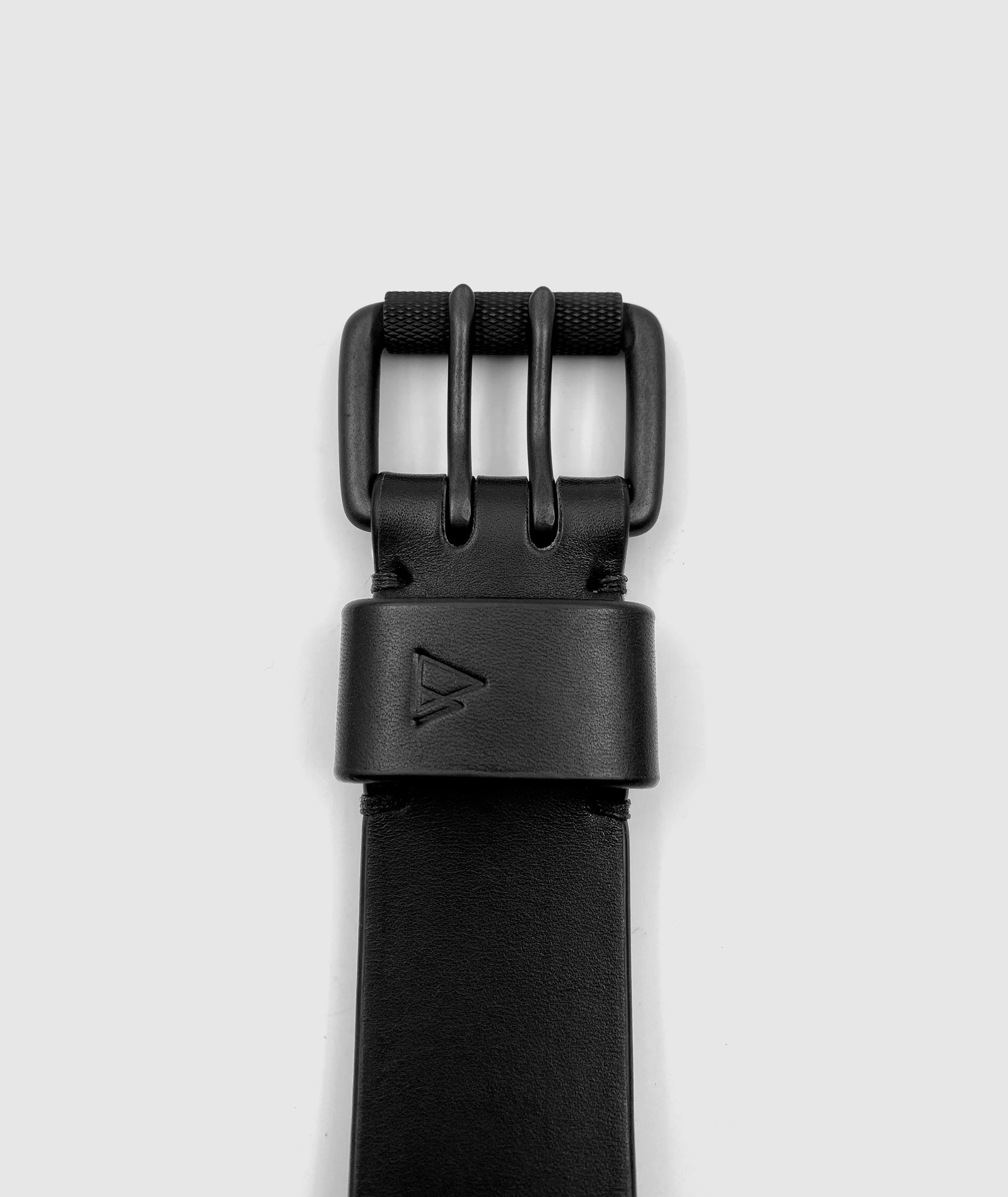 custom fit handmade Black leather roller buckle belt by darksails - ceinture sur mesure faite main en cuir noir