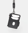 Porte-cartes cuir noir suspendu à un cordon paracorde tour de cou