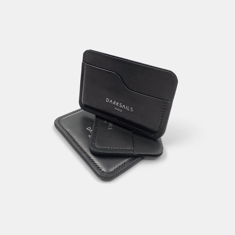 slim leather card holder - handmade in black full grain vegetable tanned leather - made in france - Porte-cartes minimaliste en cuir noir à tannage végétale naturel pleine fleur - darksails