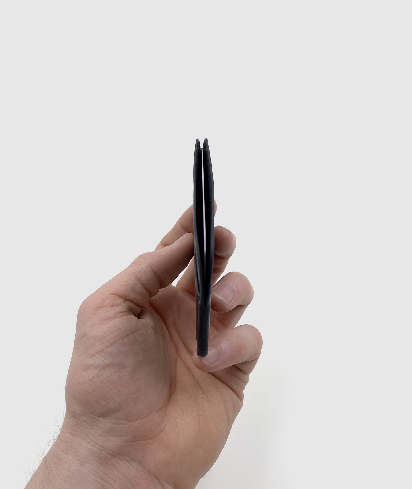 Porte-cartes minimaliste en cuir noir