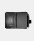 Protège-cahier cuir ouvert montrant agencement intérieur et porte-stylo