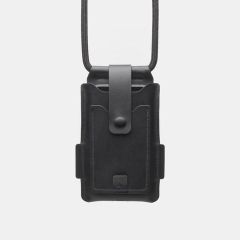 Étui téléphone tour de cou noir, lanière à pression et poche frontale