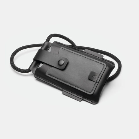 Étui téléphone tour de cou en cuir noir, fait main en France